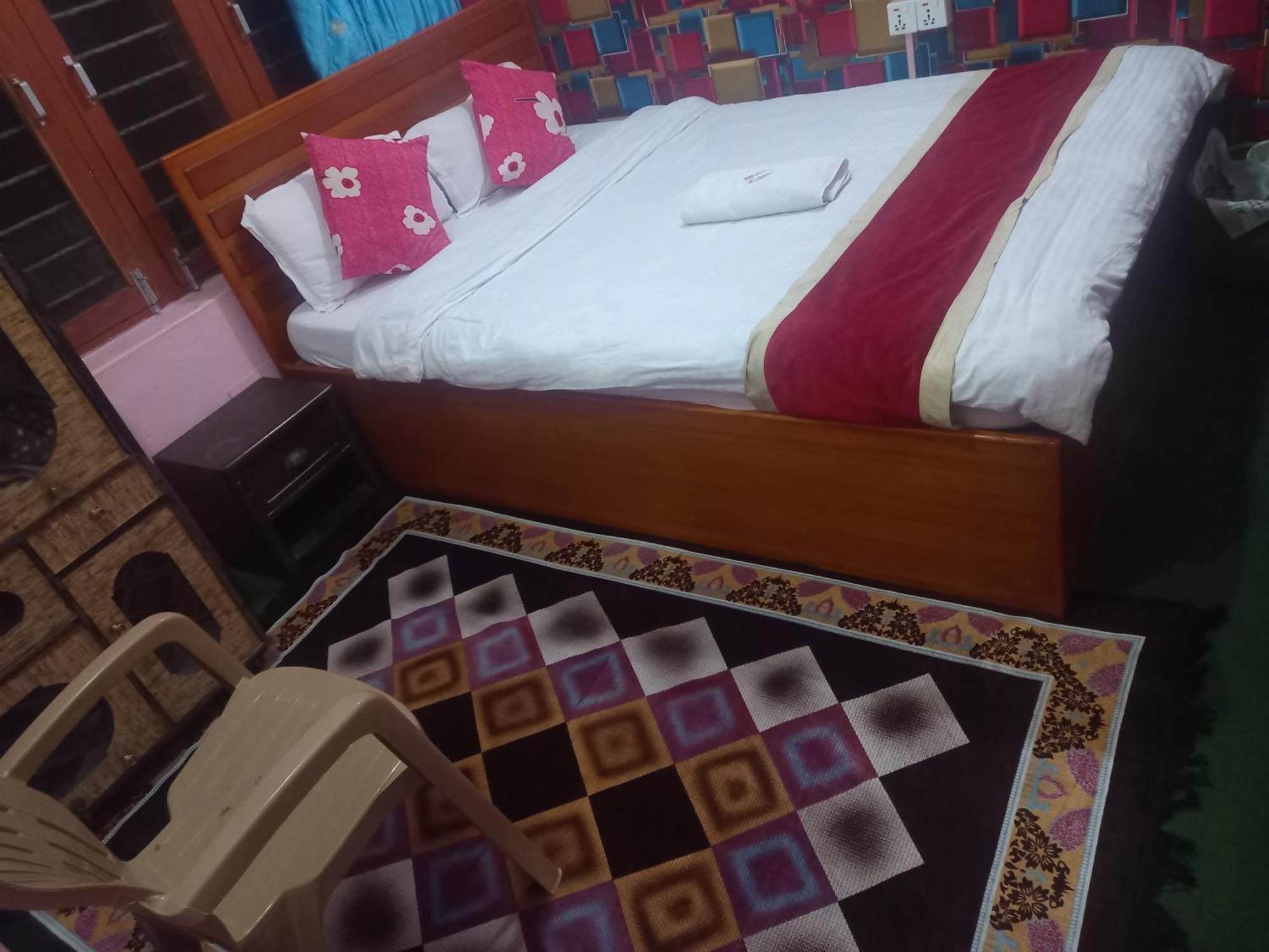 Galaxy Inn Guest House Pokhara Quarto foto
